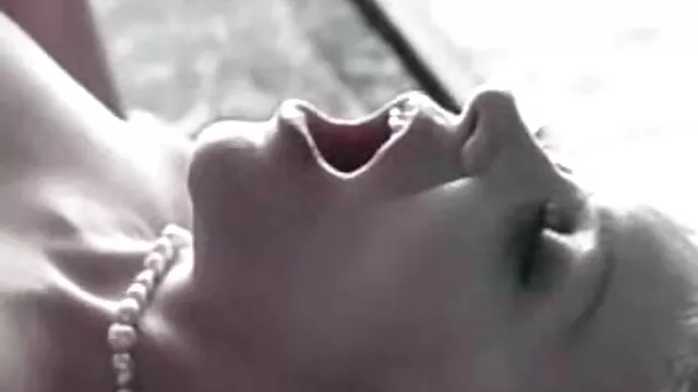 Hete porno Geen registratie  Twee sexy meisjes die vrouwvriendelijke seksfilm seks hebben met atleten