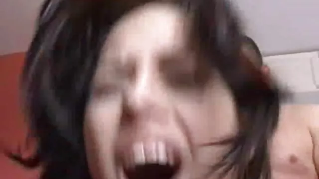 Hete porno Geen registratie  Blonde Moeder zuigende echtgenoot lul op bed amateur seksfilm poserend 69
