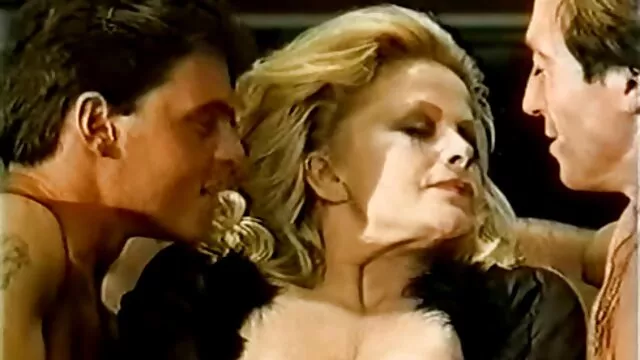 Hete porno Geen registratie  De volgende die een kap goede seksfilm likt, volwassen vrouwen.