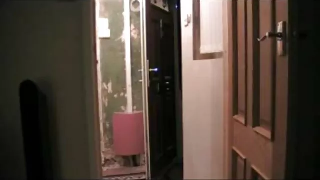 Hete porno Geen registratie  Twee rondborstige lesbiennes die buiten gayseksfilm seks hebben terwijl ze kamperen.