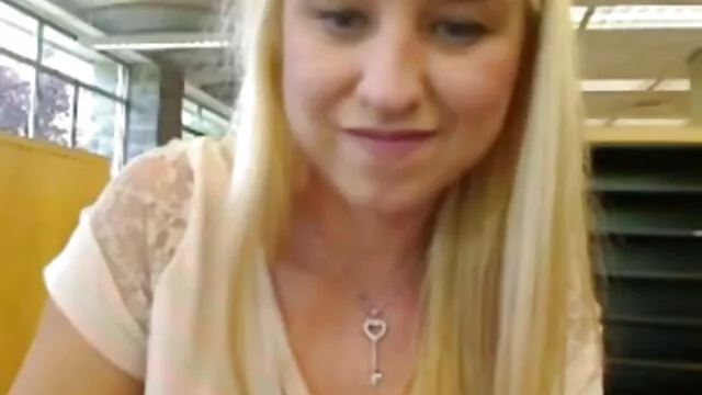 Hete porno Geen registratie  Een man die een harige Latina hoed nederlandstalige seksfilm slaat terwijl zijn vriend die blind is in de buurt staat