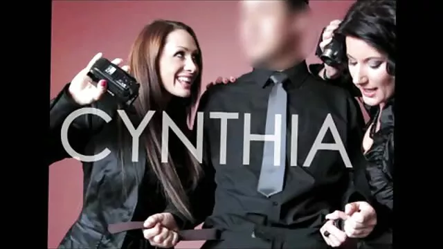 Hete porno Geen registratie  Geliefde staarde Moeder Rusland seksfilm met verhaal aan in een condoom voor de camera.