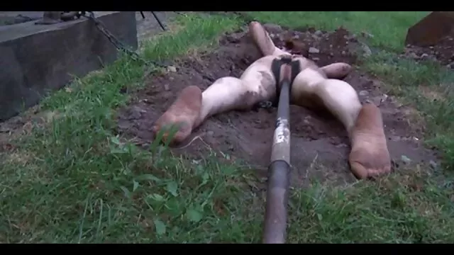 Hete porno Geen registratie  Een vriend met een romantische seksfilm hoed op een schattige bout in de houding van een ridderschap
