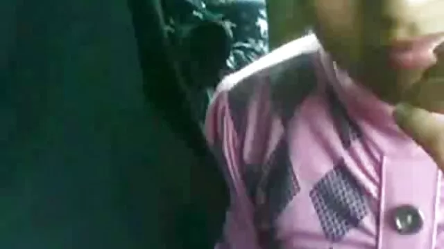 Hete porno Geen registratie  Blondje doet anilingus free seksfilm met haar minnaar en krijgt een soortgelijke streling.