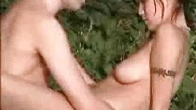 Hete porno Geen registratie  Patriot knalt jonge koe met een kutje glad hollandse seksfilm in het huis