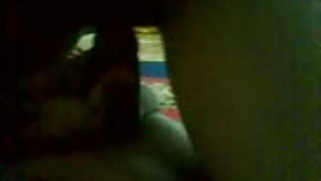 Hete porno Geen registratie  Jonge brunette die plezier heeft met poesjes voor de camera gratis seks film