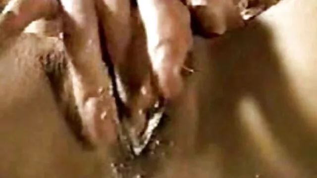 Hete porno Geen registratie  Seks met een seksfilm 123 roodharig meisje in een auto op het platteland
