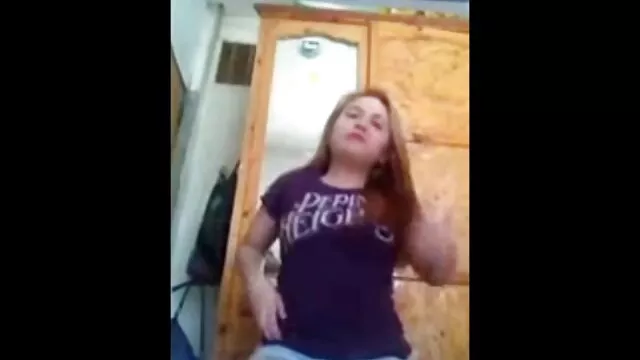 Hete porno Geen registratie  Moeder met grote borsten smeer olie en neuk op gratis seksfilm beffen bed