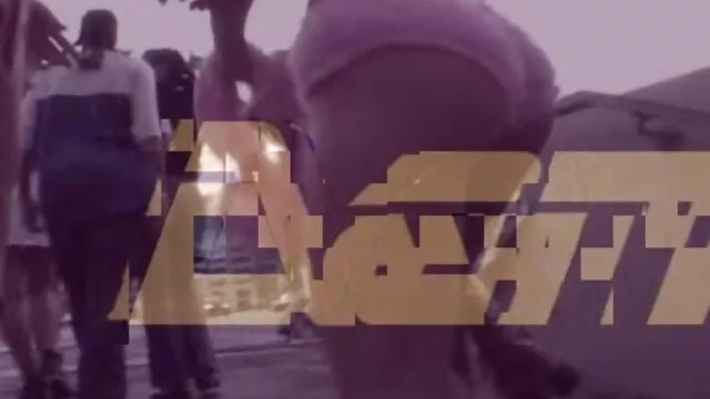 Hete porno Geen registratie  Brunette moeder beste seksfilm die zichzelf bevredigt met een stofzuigerslang in de gang