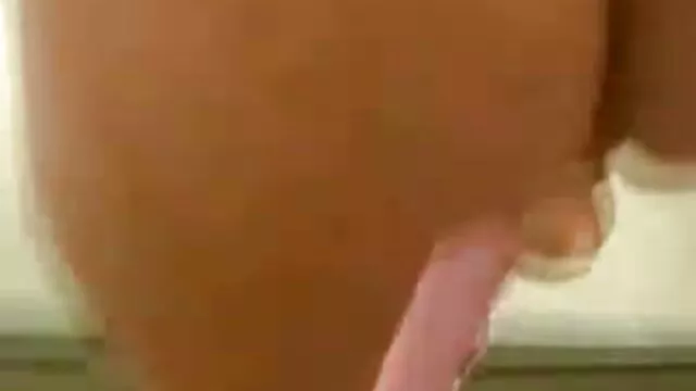 Hete porno Geen registratie  Een kerel overspoelde lichtbruin haar gezicht met lange seksfilm sperma na gangbang.