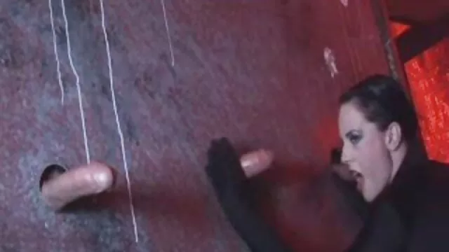 Hete porno Geen registratie  Drie Russen scheurden in alle gaten zes meisjes in de natuur gayseksfilm