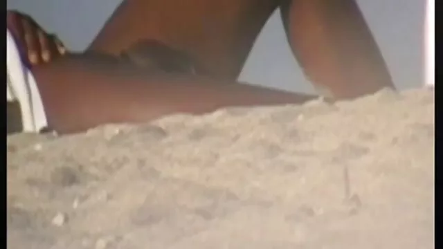 Hete porno Geen registratie  Danny Dee scheurde Tepels Kousen in lesbische seksfilm kantoor badkamer