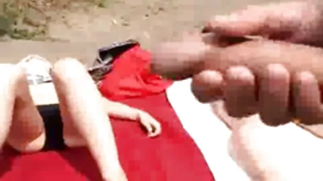 Hete porno Geen registratie  Man staart amateur seks films blond in alle spleten.