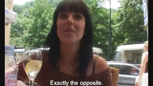 Hete porno Geen registratie  Aziatische vrouwen in seks film gratis pakken strelen de vingers in het grote huis