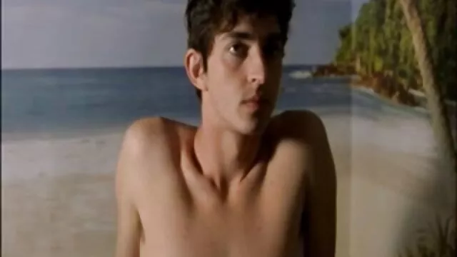 Hete porno Geen registratie  Moeder seks film online met grote tieten die op kantoor poseert, die met hahaha aan de telefoon praat.