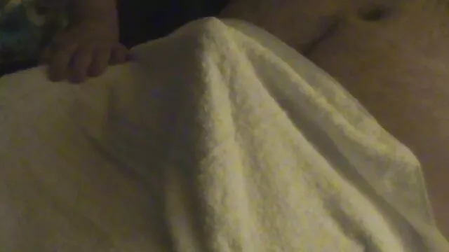 Hete porno Geen registratie  Blonde vrouw in kousen strokende Grote Lul gratis seksfilm beffen