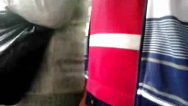 Hete porno Geen registratie  August Ames zuigt zwarte tuiniers lullen in de homo seksfilm woonkamer