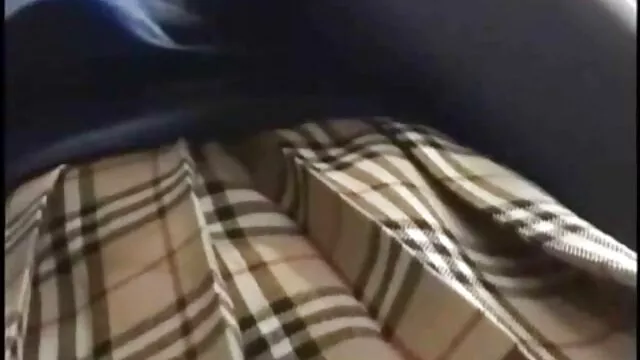Hete porno Geen registratie  Hij Neukt amateur seksfilm Latina Doggy Style Op Bed.