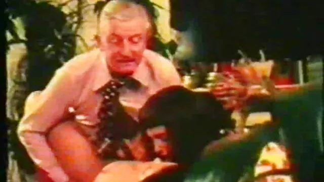 Hete porno Geen registratie  Spierpaar seksfilm kijken anale seks met volwassen vrouwen in de slaapkamer