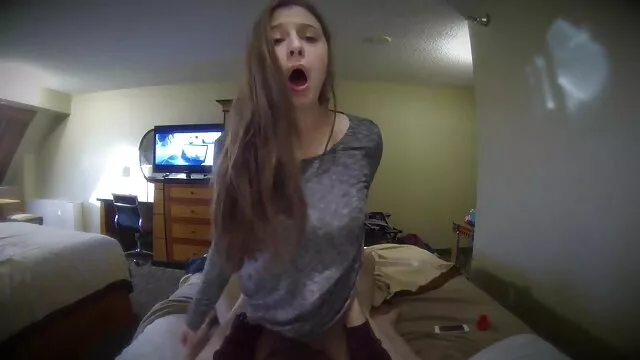 Hete porno Geen registratie  Man die in Azië bonst op kantoor. amateur seks films