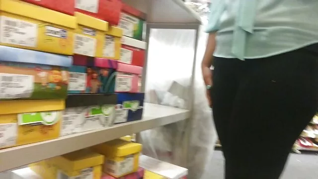 Hete porno Geen registratie  Magere meisjes die geneukt worden met een seksmachine amateur seksfilm in de badkamer.