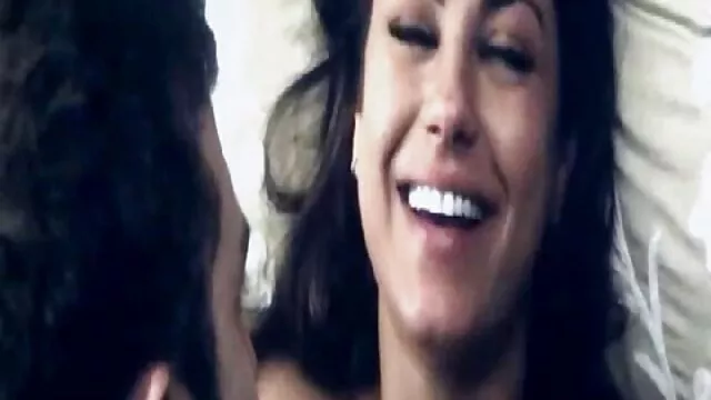 Hete porno Geen registratie  Russische schoonheid in de badkamers heeft goede seksfilm twee vrienden